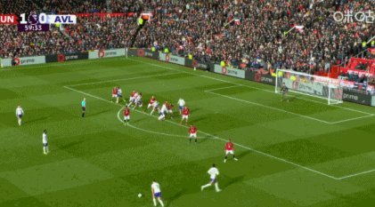 马奎尔头球摆渡，卡塞米罗接力头球破门，曼联1-0小蜜蜂