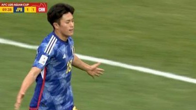 潘朝伟vs日本全场数据：出场45分钟，传球12，失误导致丢球2