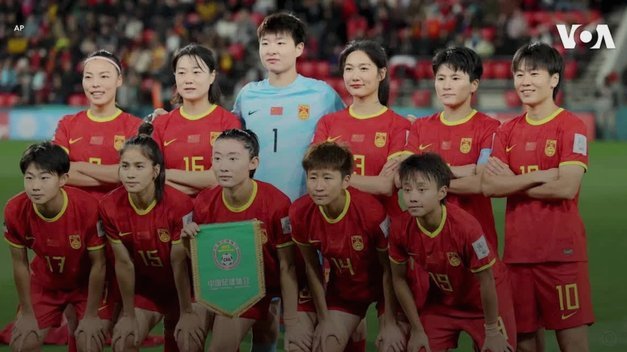 德体育一台：马宁成世界杯顶流，“卡牌大师”两周涨粉20万